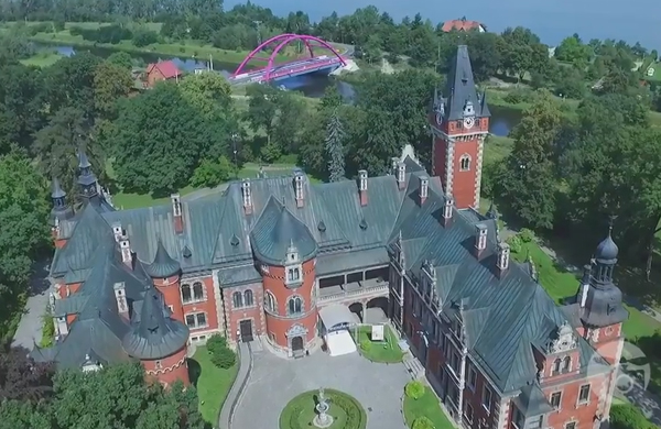 71palac_dron.jpg